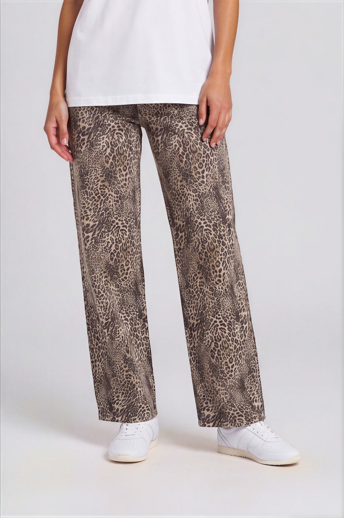 Unisex Vintage Wash Leopard Wide Leg Jeans - Leopard Brown - front detail
