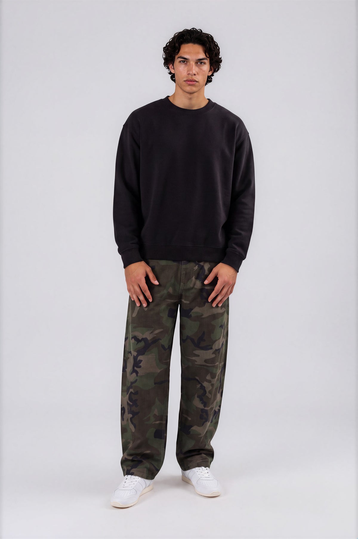 Men’s Camo Barrel Leg Cargo Pants - Green Camo - front - m