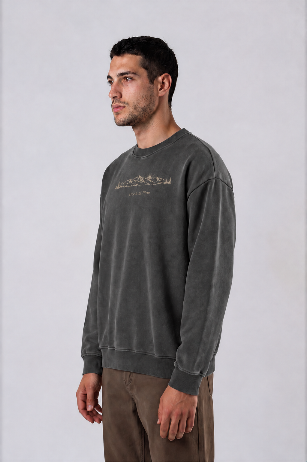 Men's Vintage Mountain Crewneck - Black - side - m