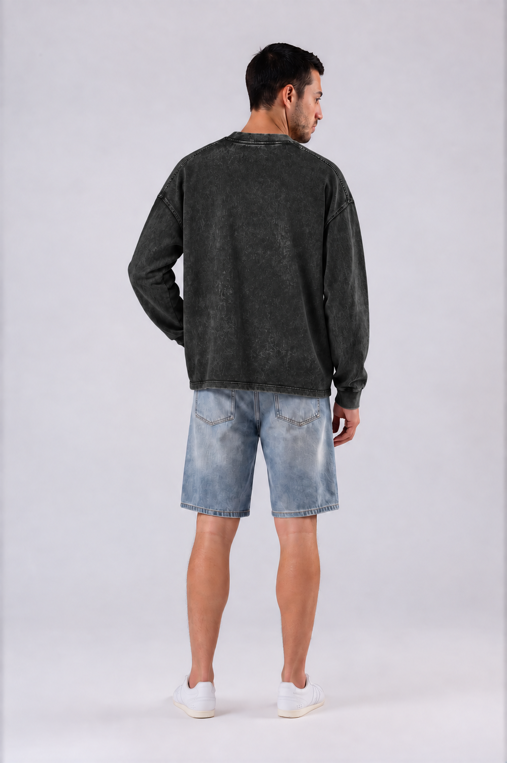 Oversized Mountain Tee - Black - back - m