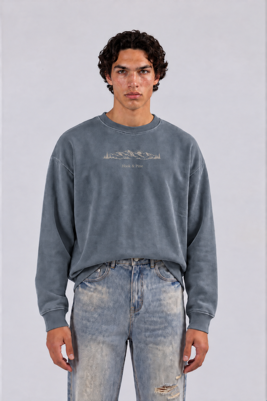Men's Vintage Mountain Crewneck - Washed Blue - front - m