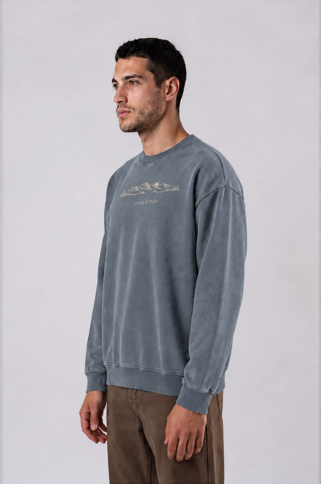 Men's Vintage Mountain Crewneck - Washed Blue - side - m