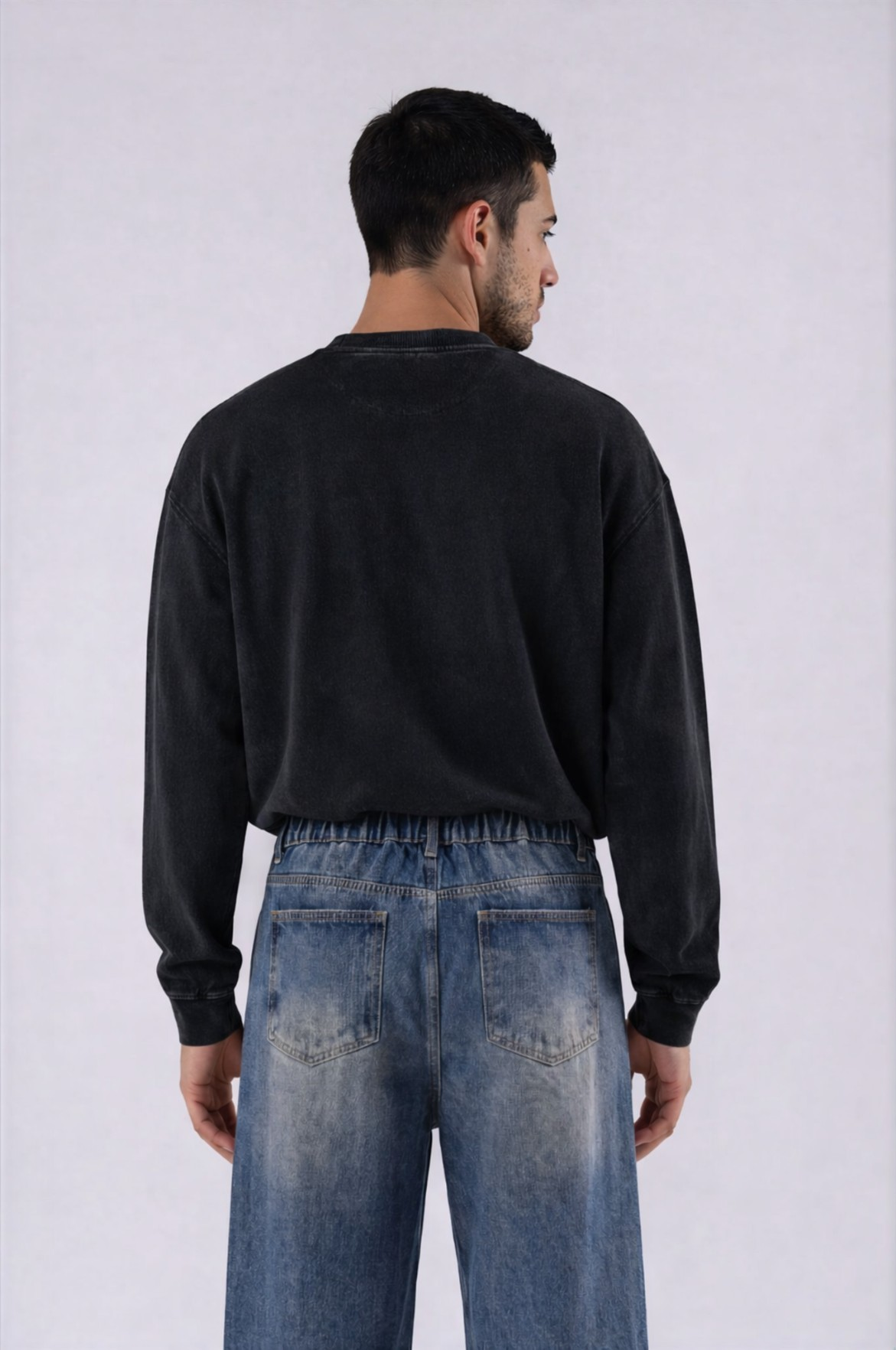 Oversized Mountain Tee - Black - back - m